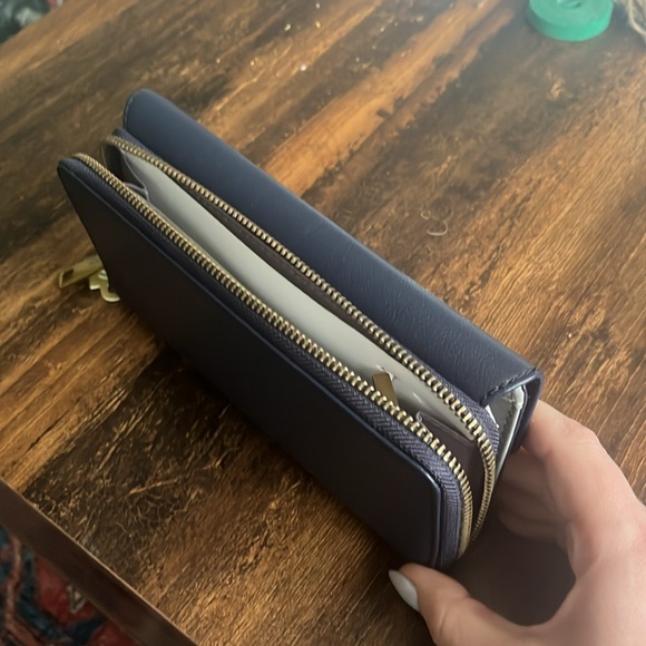 New! Fossil JORI flap clutch wallet - Picture 3 of 5